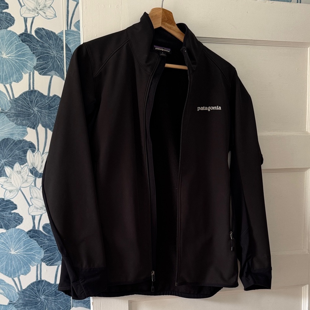 Patagonia windbreaker jacket